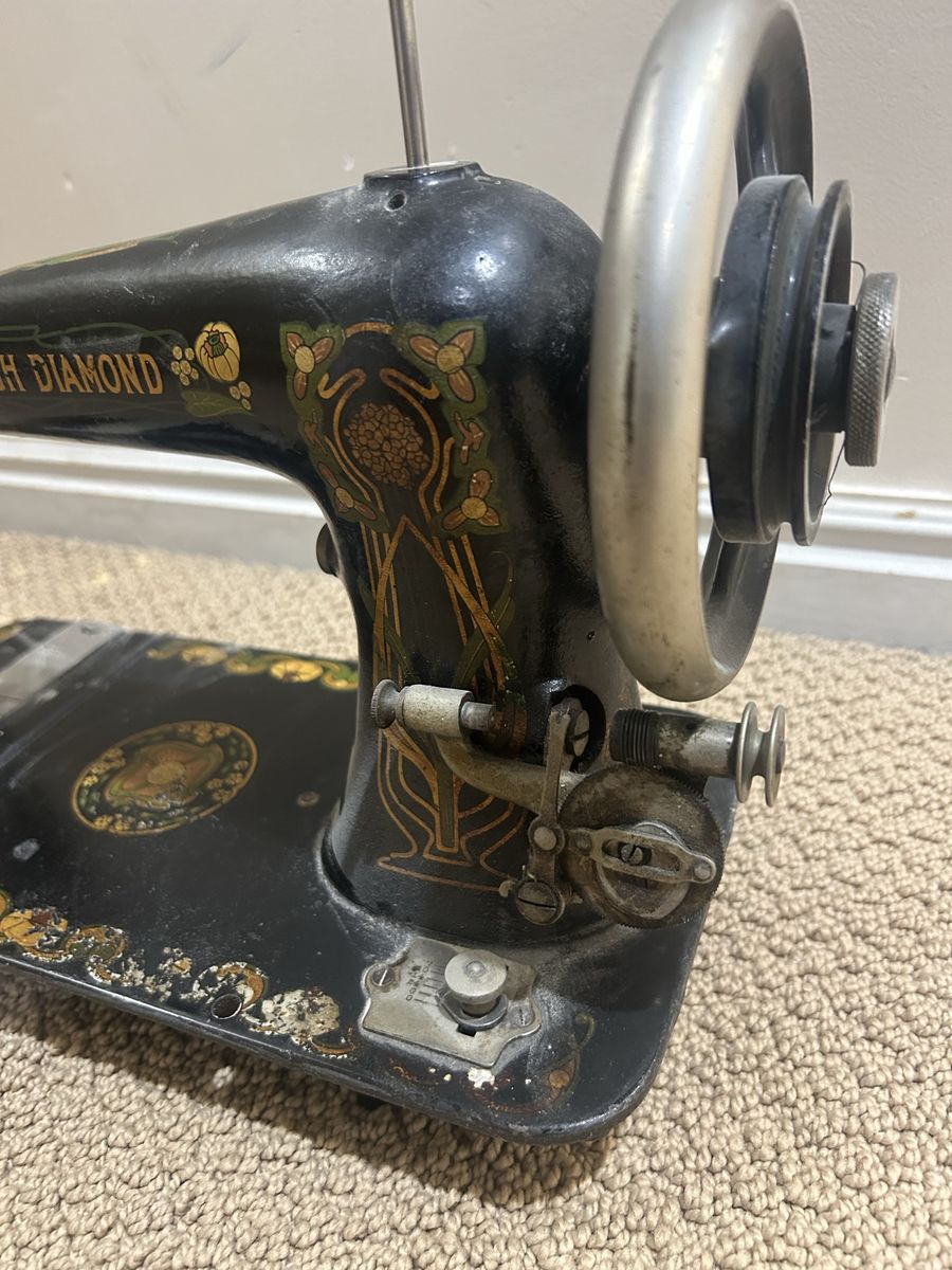 3 Vintage sewing machines 