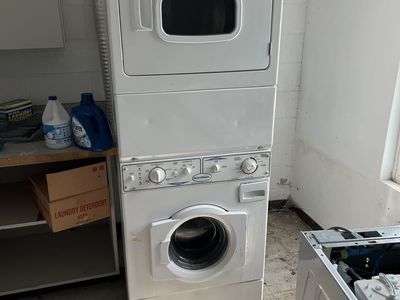 Speed Queen Commercial High Efficiency Washer/Dryer Stack Unit - White, Front Load
