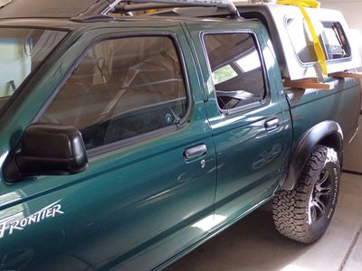 Nissan frontier truck shell super rare 00-04 4.7 short bed