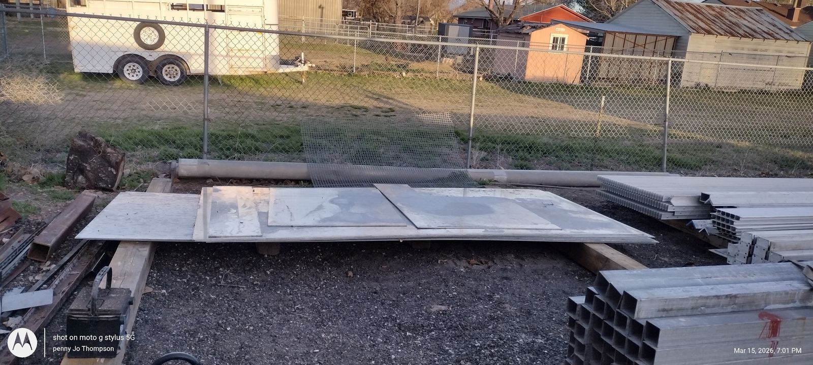 Aluminum of miscellaneous products.