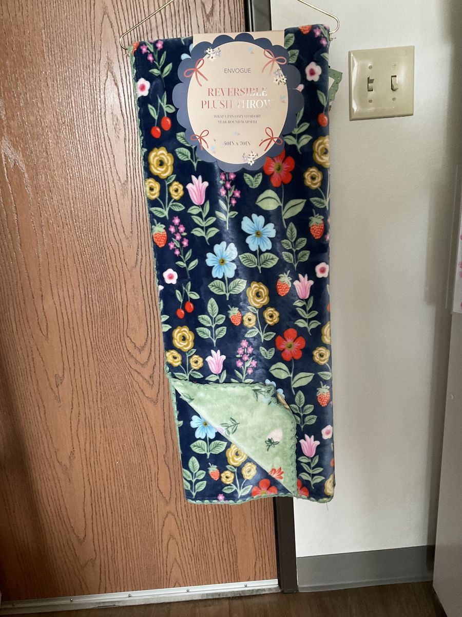 Reversible plus throw