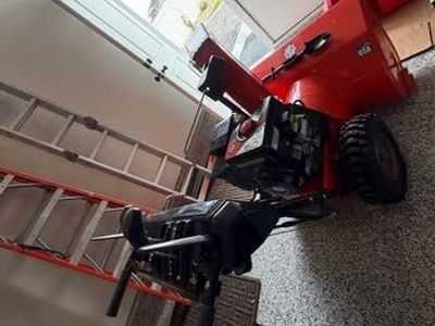Ariens Deluxe Series, Plowe Model 921048- 30EFI