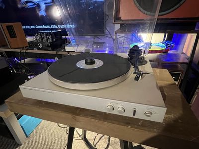 Harman Kardon T20 Turntable