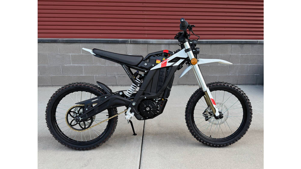 2026 Zero™ Motorcycles ZERO XB      Simply pure, clean fun!