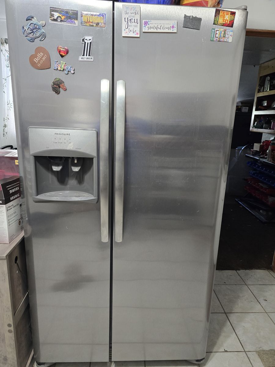Frigidaire Refridgerator