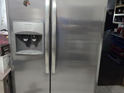 Frigidaire Refridgerator