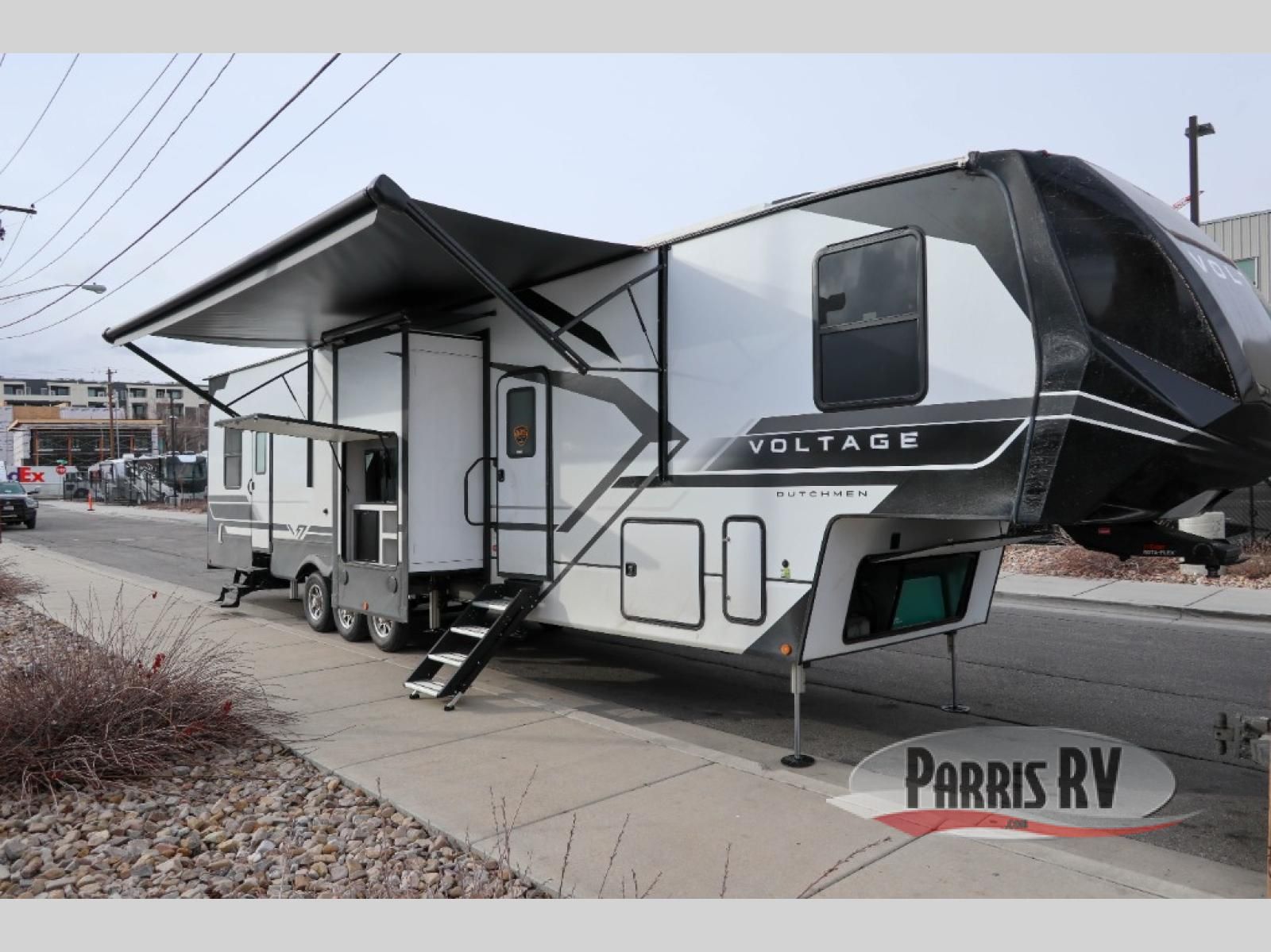 New 2025 Dutchmen RV Voltage Triton 4013