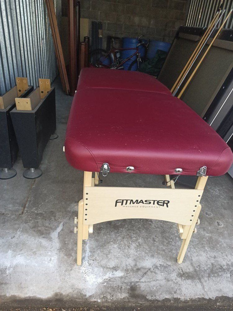 massage table