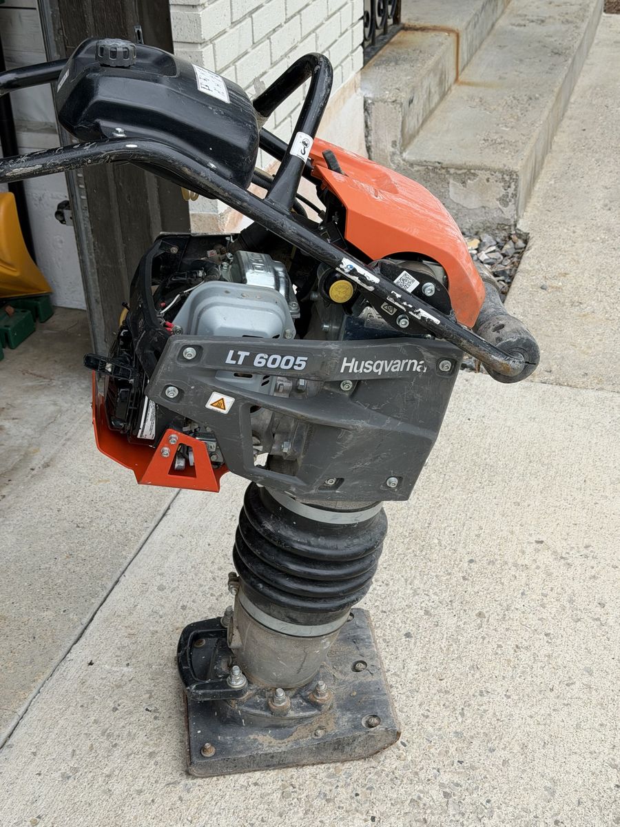 Husqvarna Jumping jack compactor