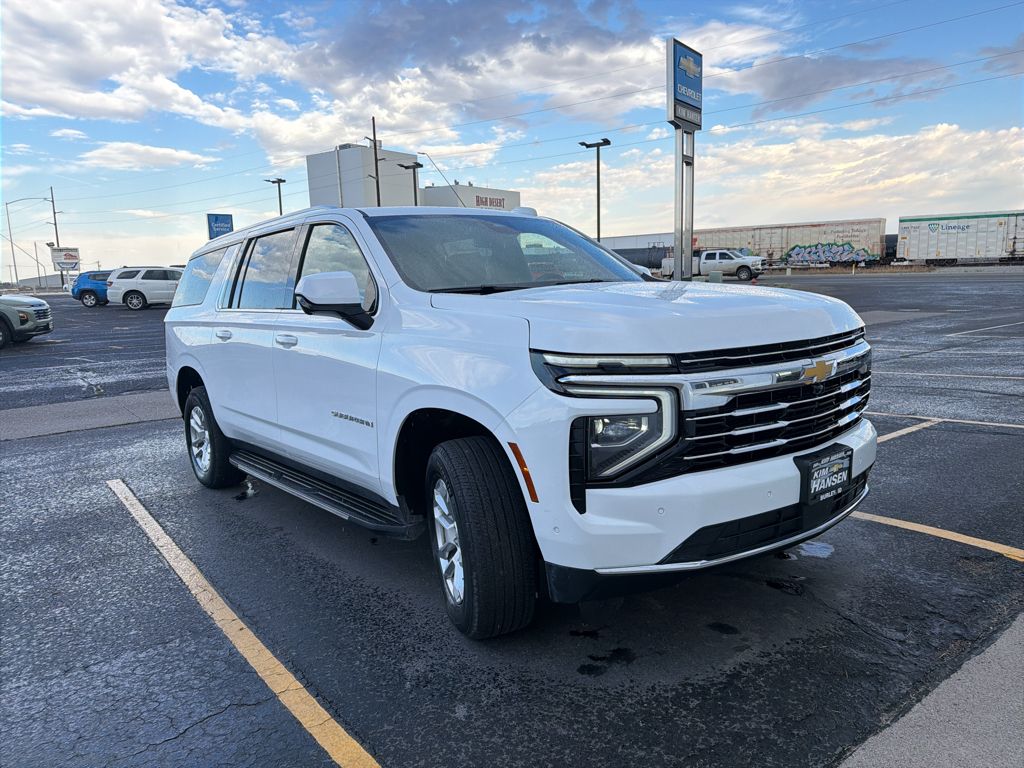2025 Chevrolet Suburban LT