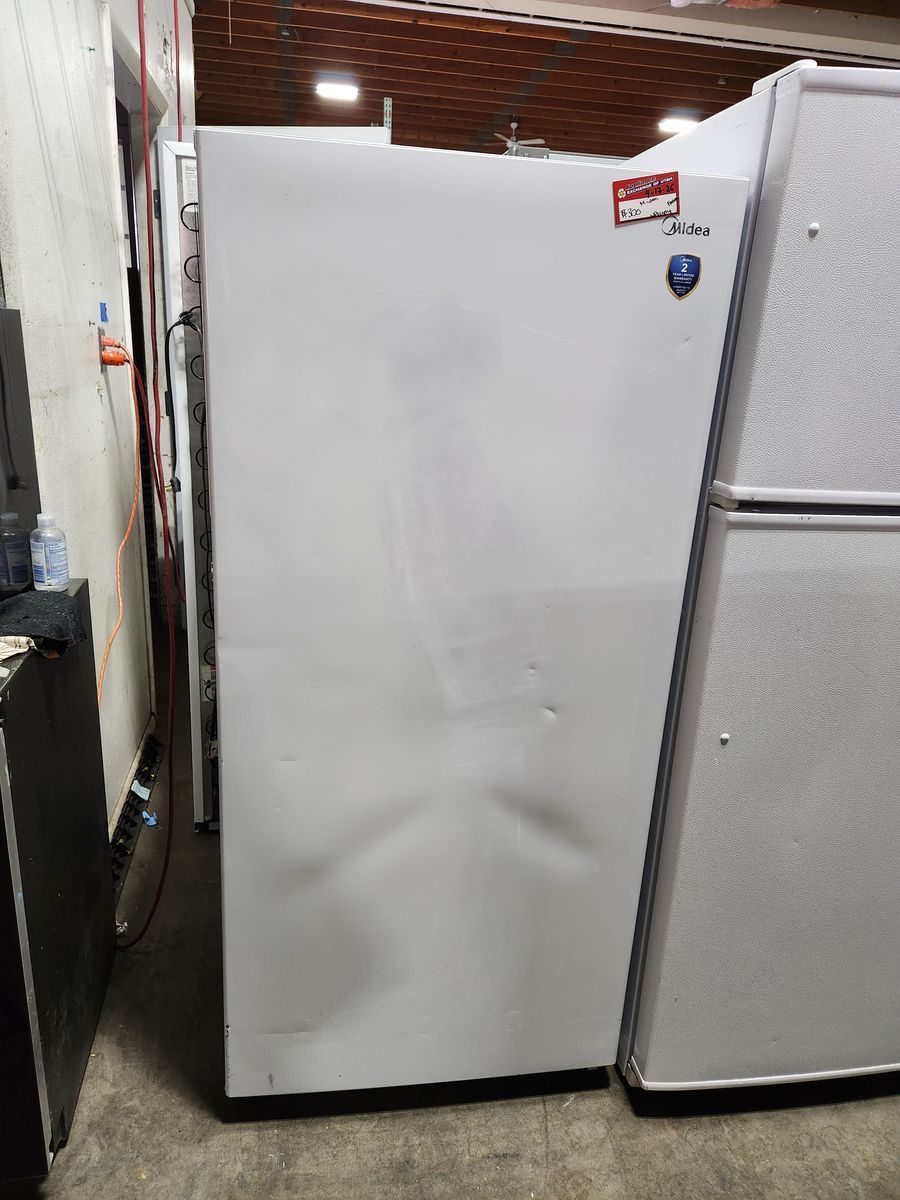 GREAT MIDEA FRIDGE/FREEZER FRIDGE! W-WARRANTY