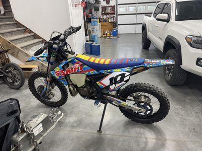 2022 Husqvarna TE 300 I rockstar edition
