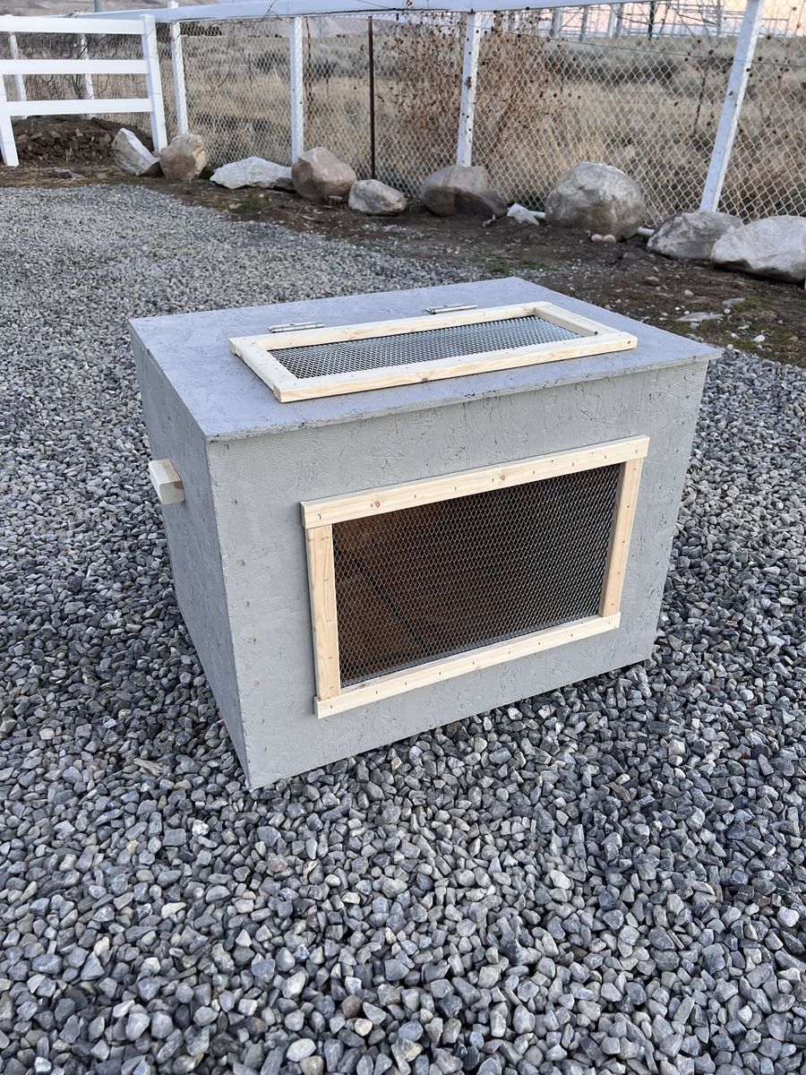 Brooder Box / Mini Coop for chickens