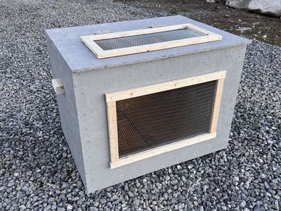 Brooder Box / Mini Coop for chickens