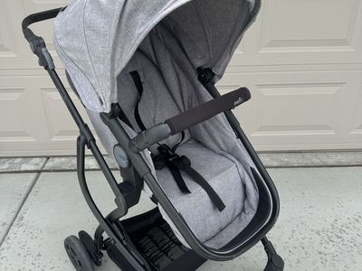 Evenflo Gray Stroller with Reversible Seat and Canopy