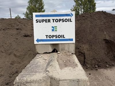 Topsoil / mulch topsoil blend 2 cubit yards delivered