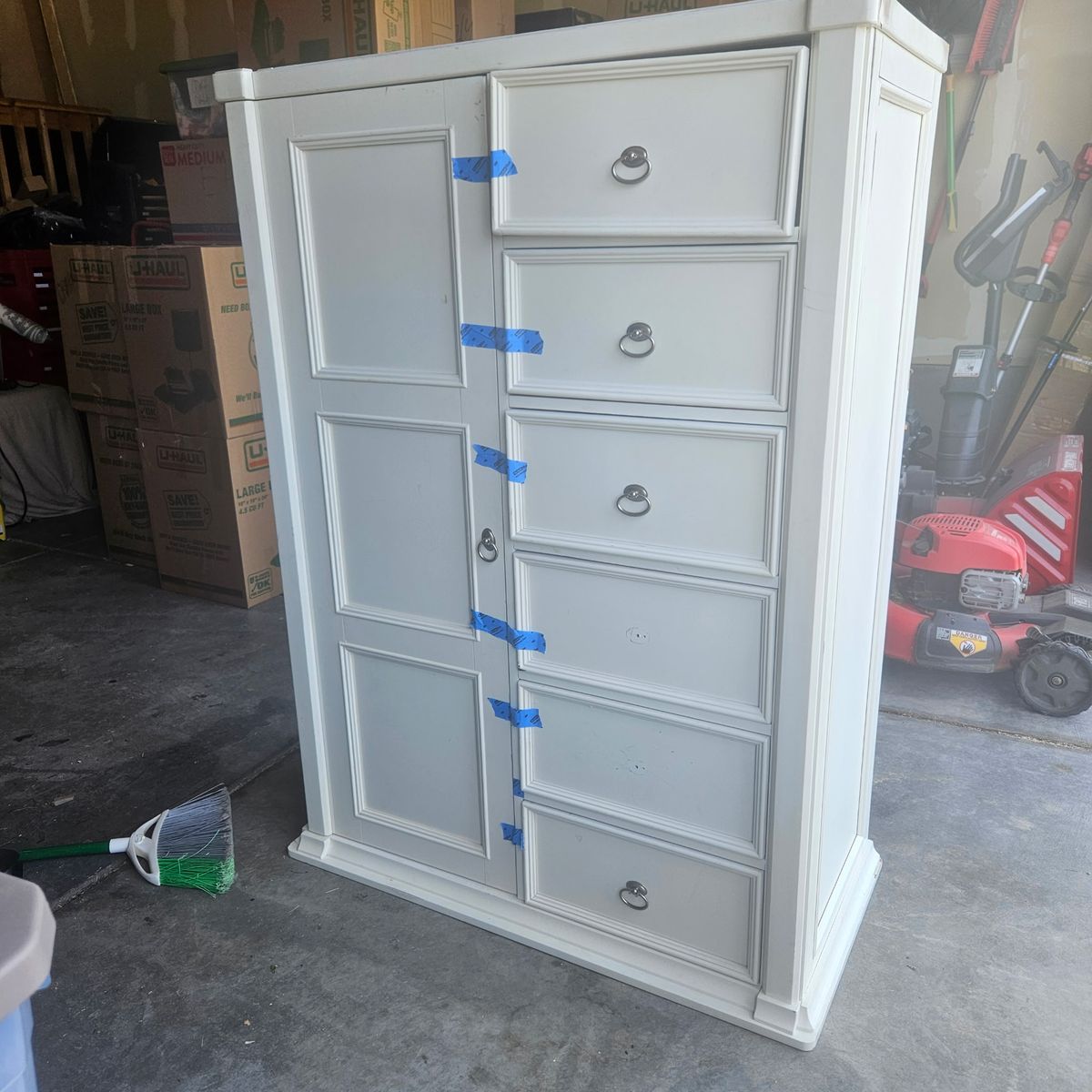 Free Large Armoire