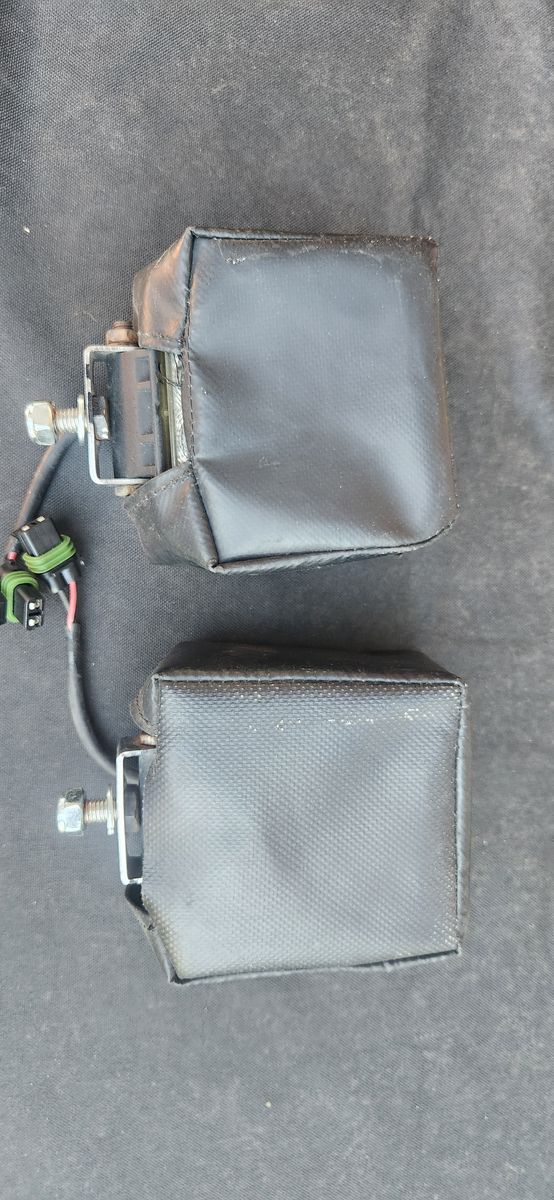 Fog lights pair 4 inch - 1 doesn't work
