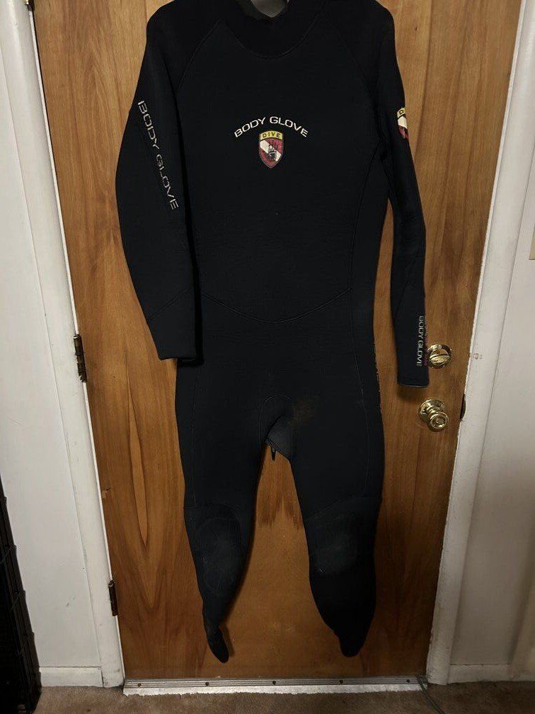 Xl 7mm wetsuit