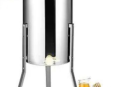 Honey extractor