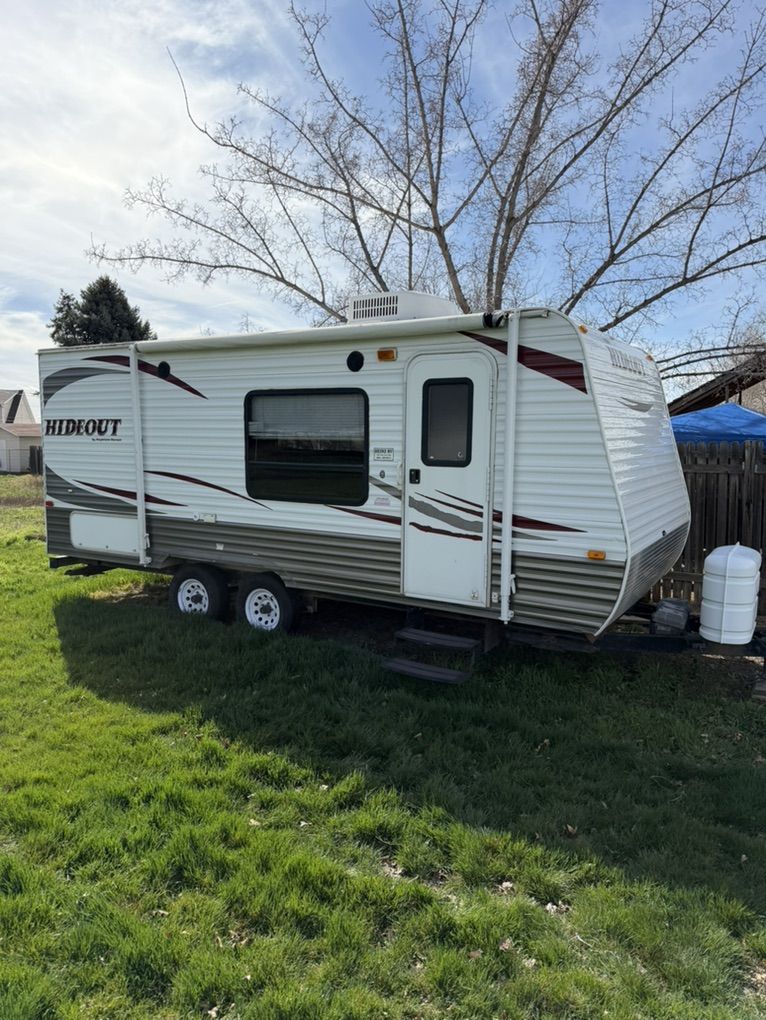 2011 Keystone Hideout 19FLBWE