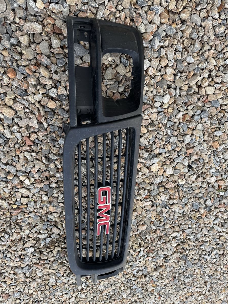 GMC Savana Chevrolet Express Body Parts 03-26