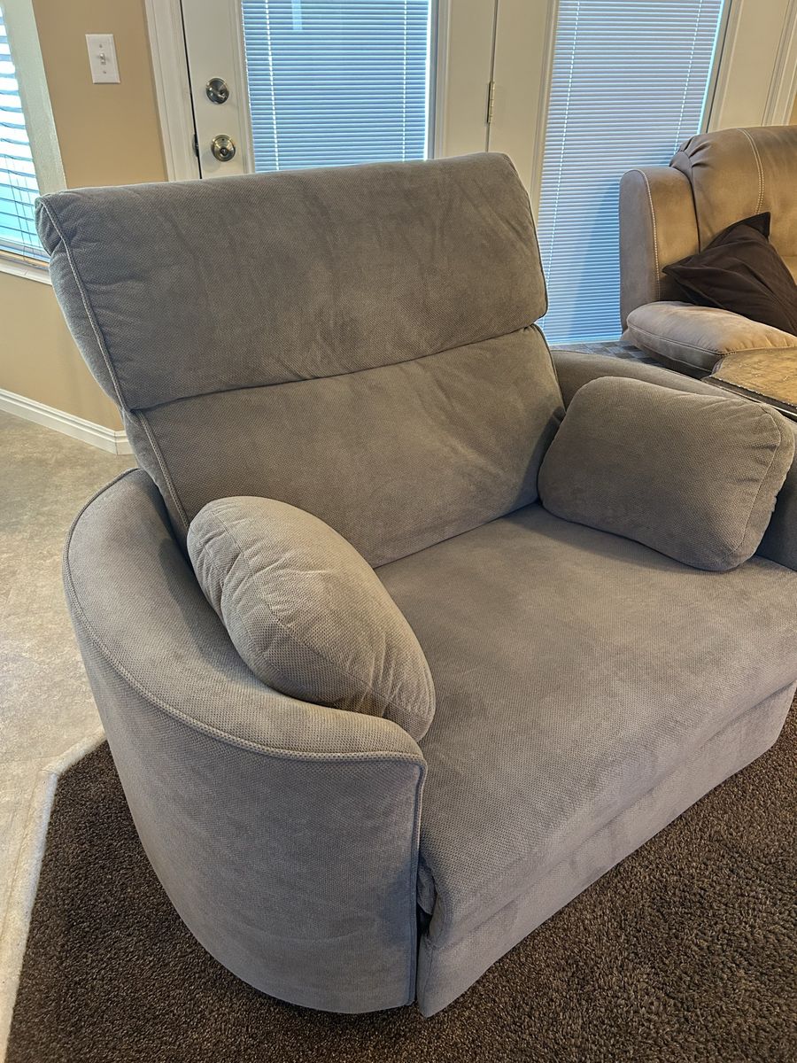 Extra Large Power Recliner Chair with USB Charging Port