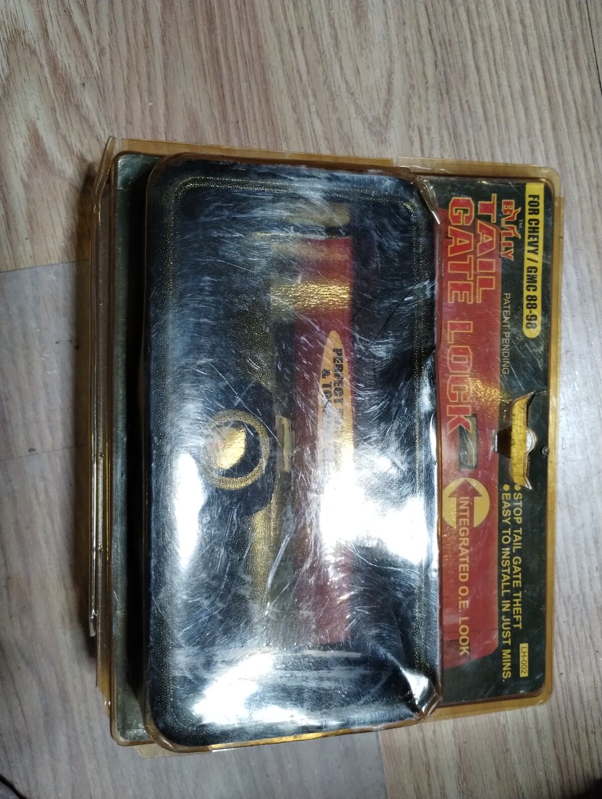 CHEVY/GMC TAIL GATE LOCK 1988 TO 1998 GREAT SURCURTY IF YOU HAVE BED COVER