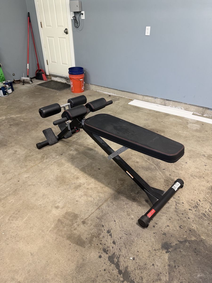 Adjustable Abdominal Workout Bench for Core & Sit-Ups, Black - Home Gym Fitness Equipment