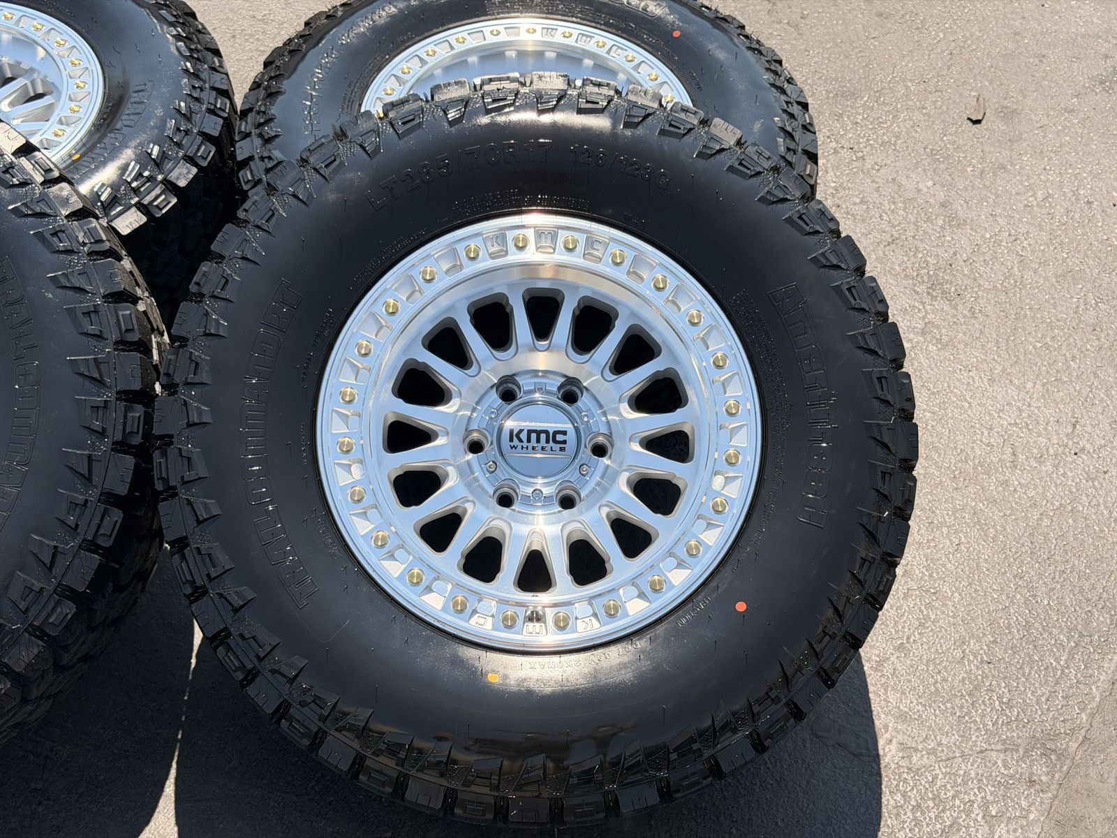 17” KMC 552 6 Lug 6x5.5 | 6x139.7 33” R/T 285/70R17 Chevy GMC 1500 Toyota Tacoma