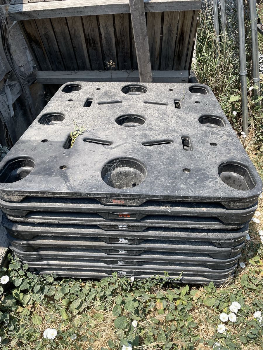 Plastic pallets