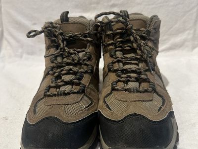 Outland youth size 6 beige/black trim WP mid hiking boots