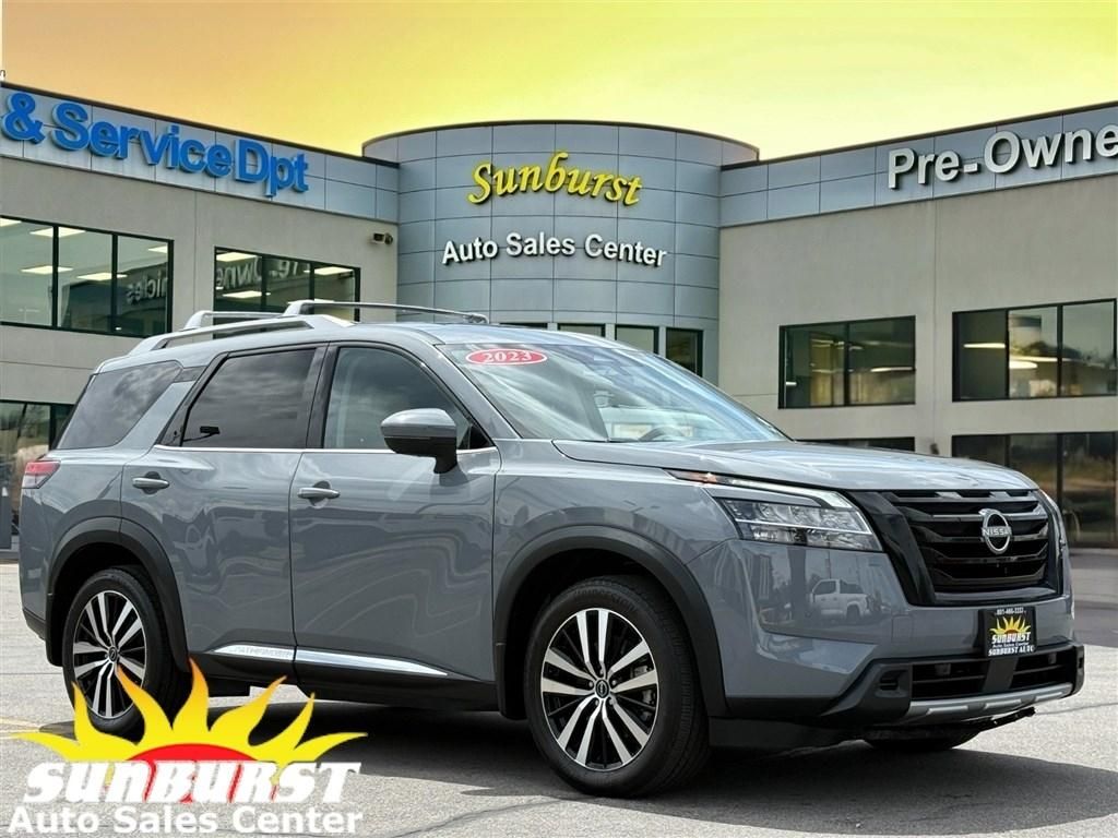 2023 Nissan Pathfinder Platinum
