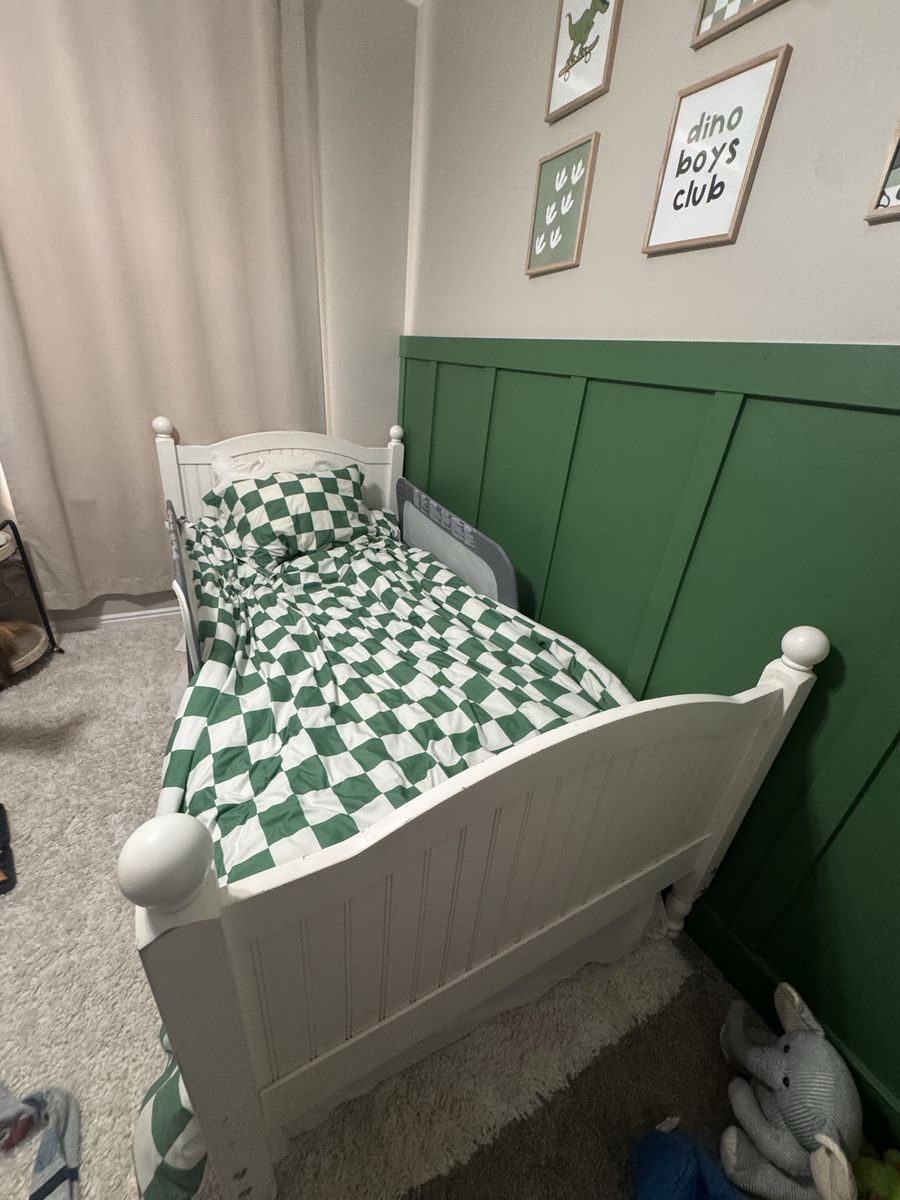 White Wood Twin Bed Frame, Mattress & Box Spring - Headboard & Footboard Included