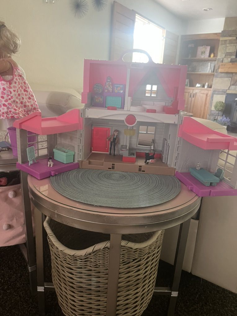 Gently Used Playset With Accessories