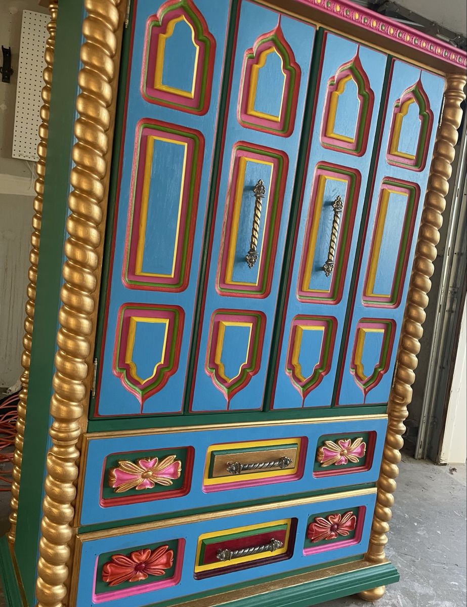 Vintage armoire 