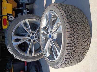 2019 Ford fusion titanium wheels and new tires