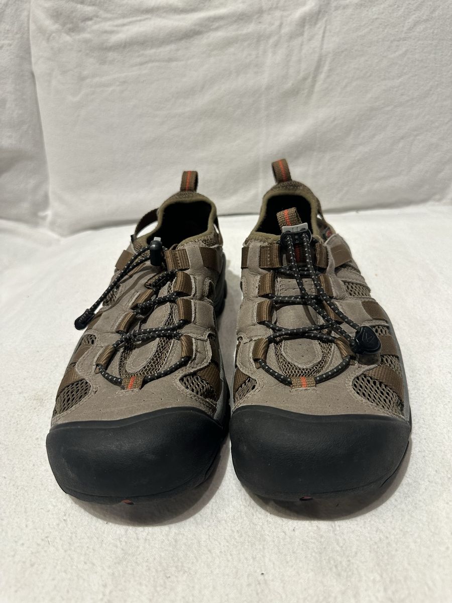 Keen men’s size 8 brown hiking shoe/sandal