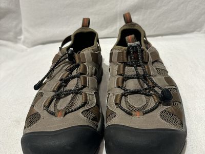 Keen men’s size 8 brown hiking shoe/sandal