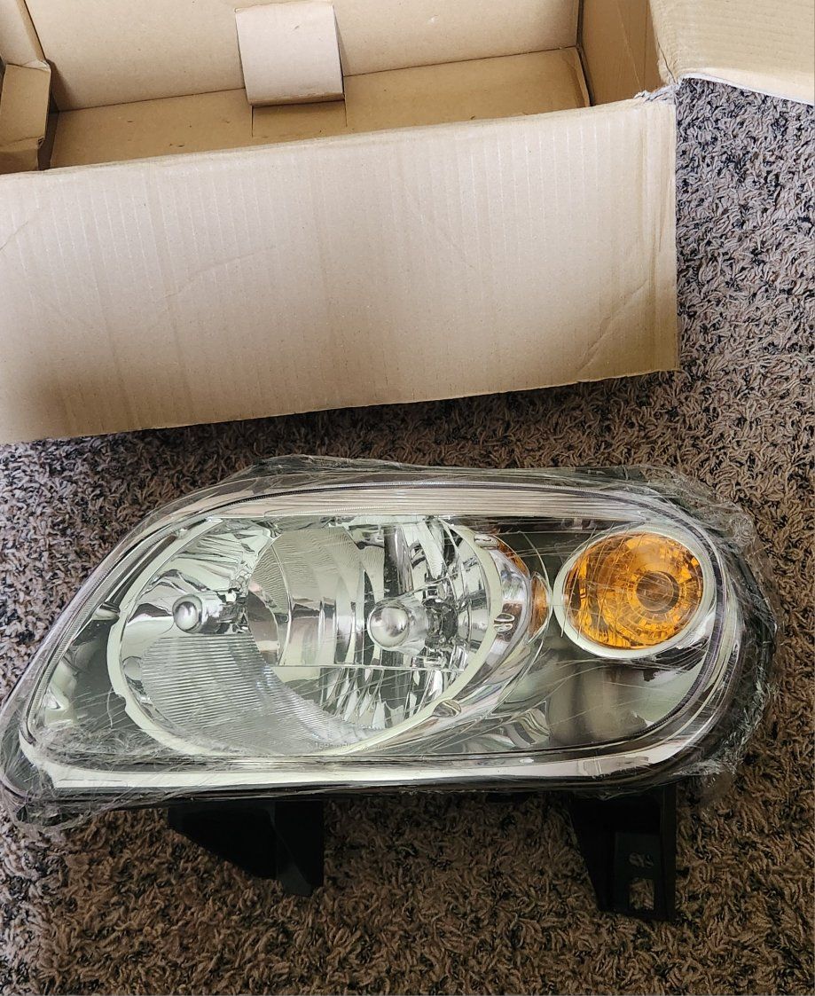 chevrolet HHR headlight