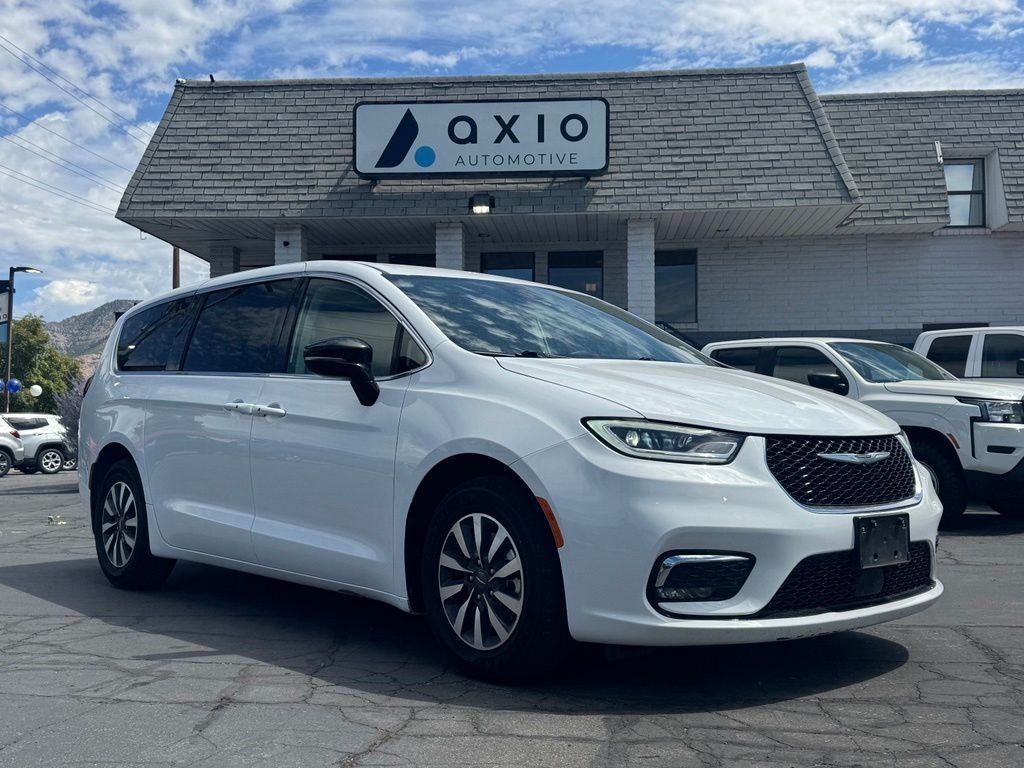 2024 Chrysler Pacifica Plug-In Hybrid Select