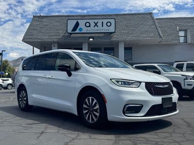 2024 Chrysler Pacifica Plug-In Hybrid Select