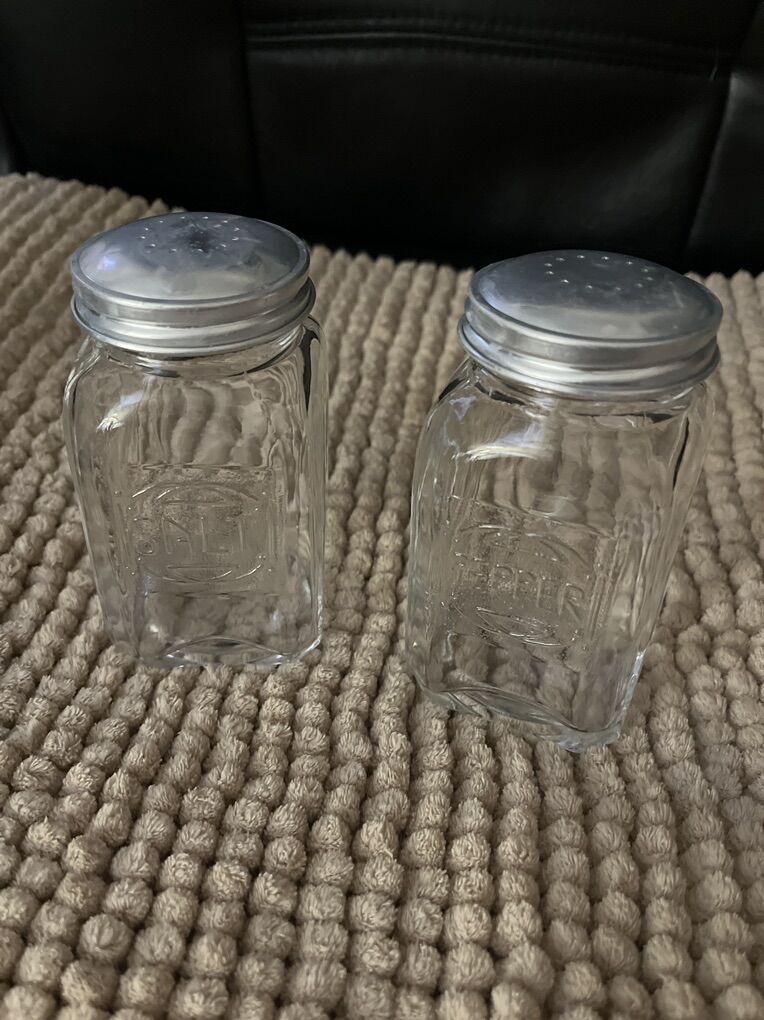 Oversized salt and pepper shakers