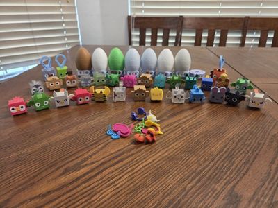 Pet Simulator X Toys Mixed Lot: 30 Pets, 7 Eggs, & Accessories