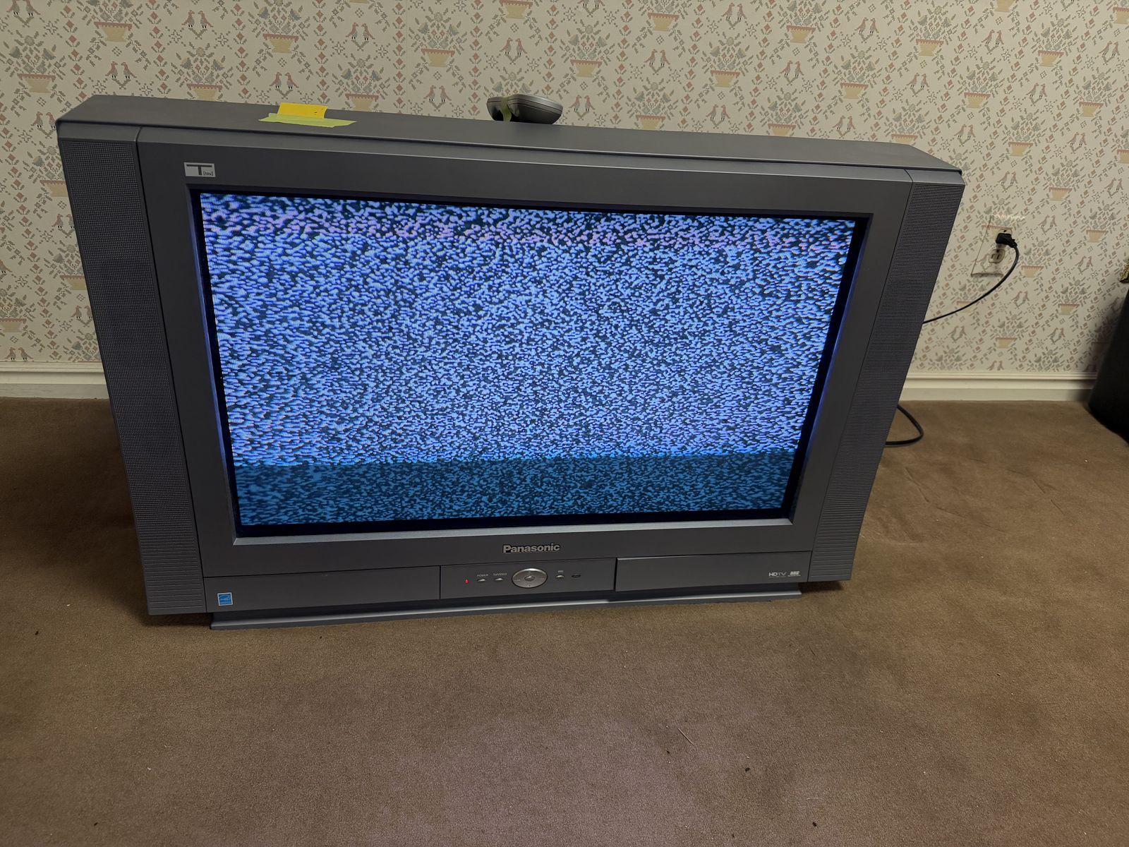 Panasonic 30” Widescreen HD CRT TV CT-30WC14J – HDMI – 1080i – Retro Gaming $200 cash/venmo