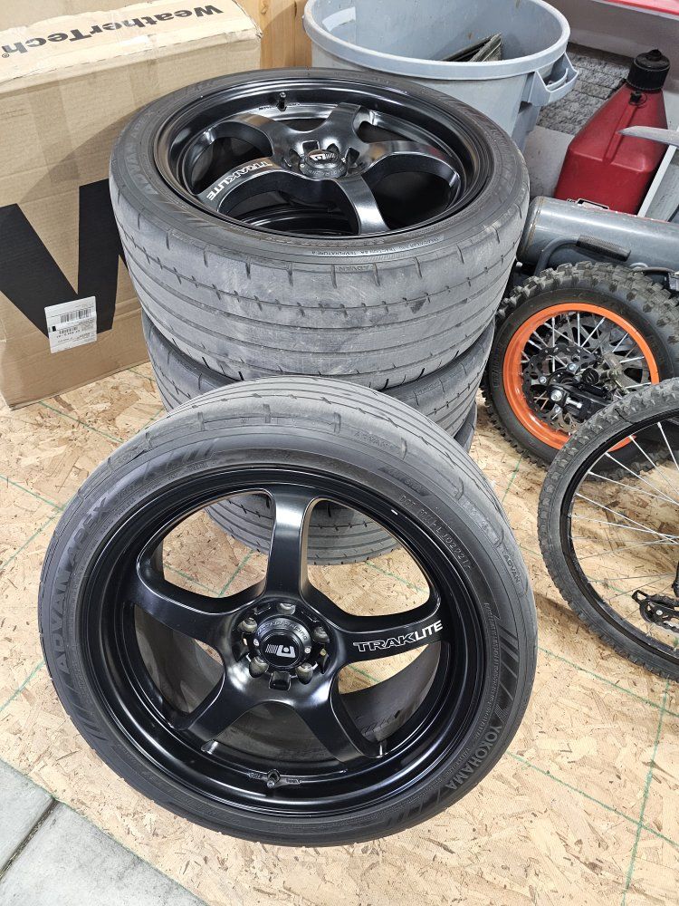 Motegi TrakLite wheels w/ Yokohama ADVAN tires, 18"