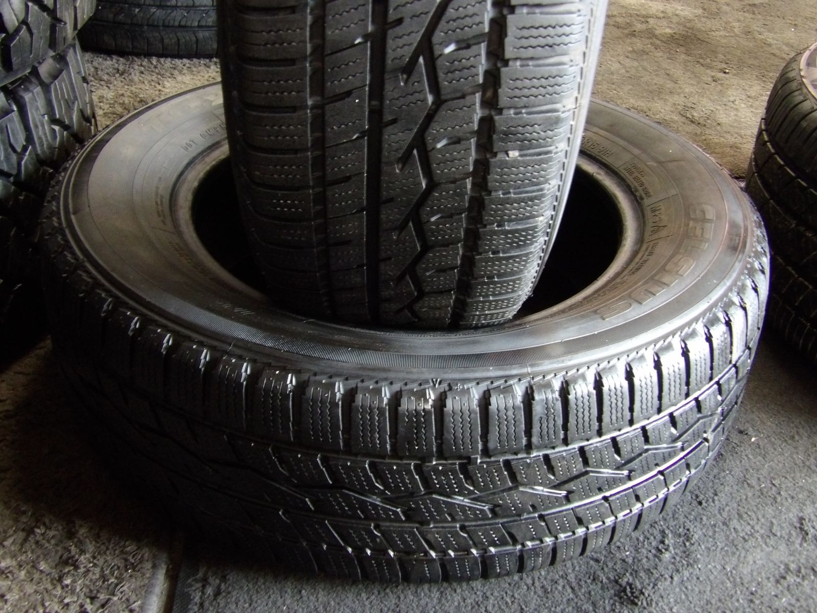 195/65R15 TOYO CELSIUS PAIR OF TWO USED TIRES