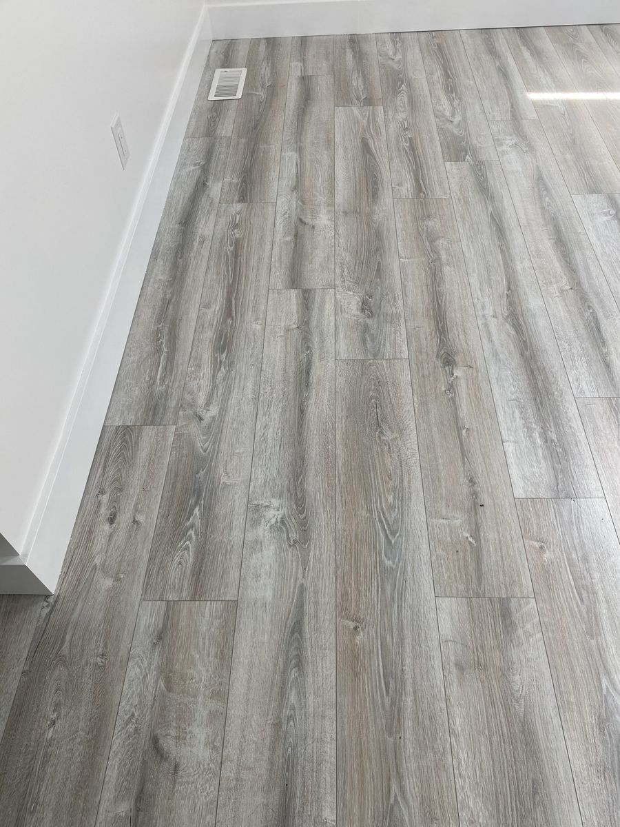 Laminate flooring, 220 + square feet for $150 obo!