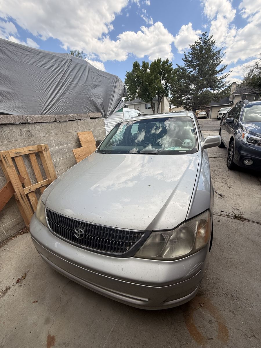 2000 Toyota Avalon XLS