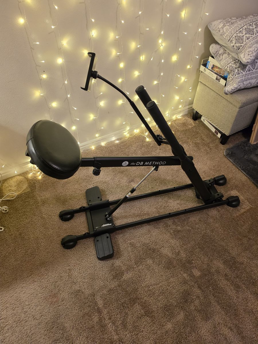 DB Method Squat Machine
